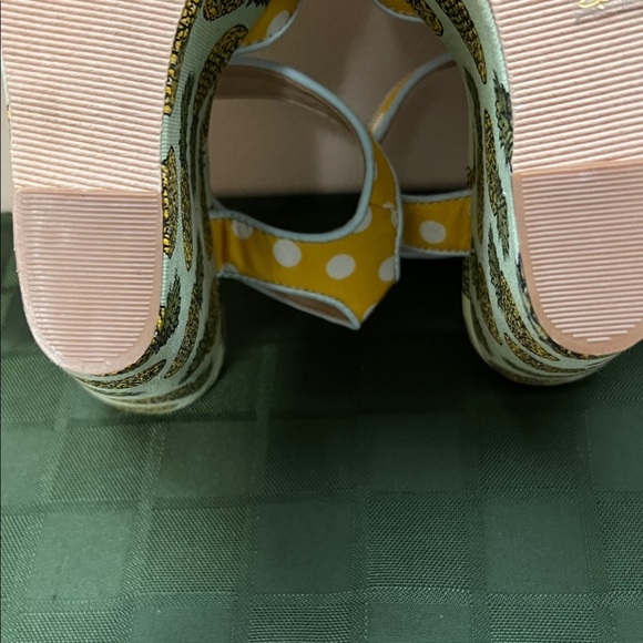 Chinese Laundry Yellow Polka Dot Pineapple Wedges - Picture 9 of 10